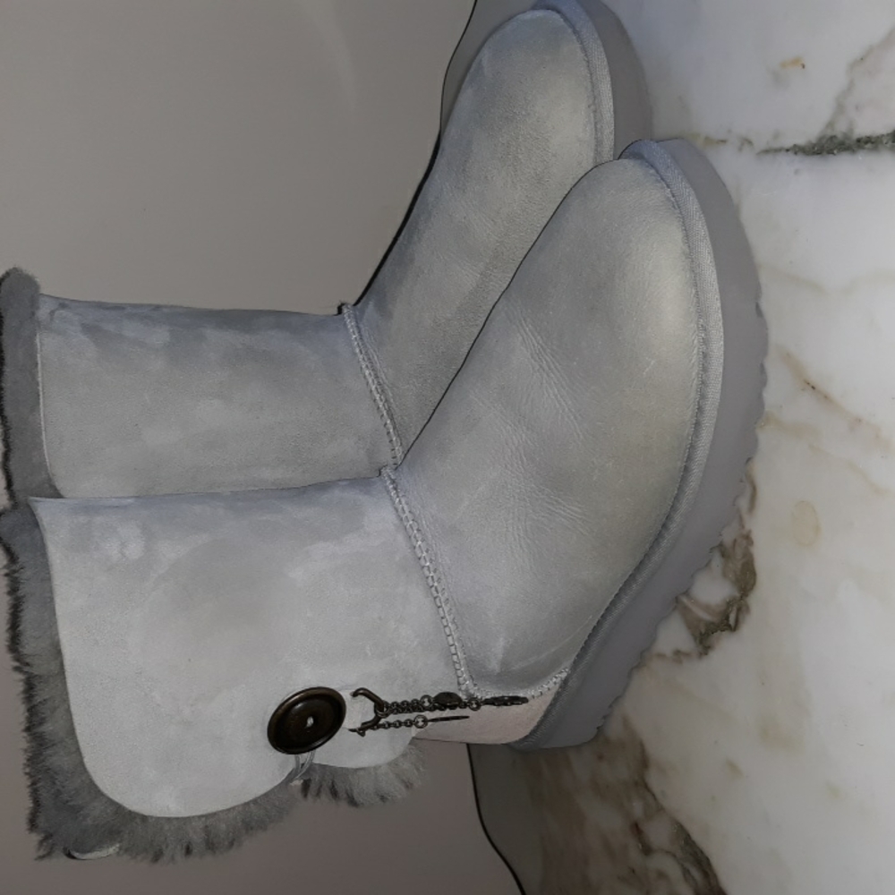 UGG Limited Edition "Azalea" Charm Boots-Light Mint/Gray/Cream - Picture 3 of 16